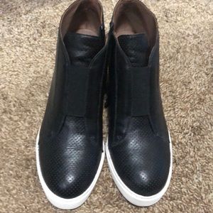 6.5 wedge black sneakers